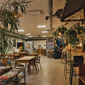Le Flaneur Ostello
